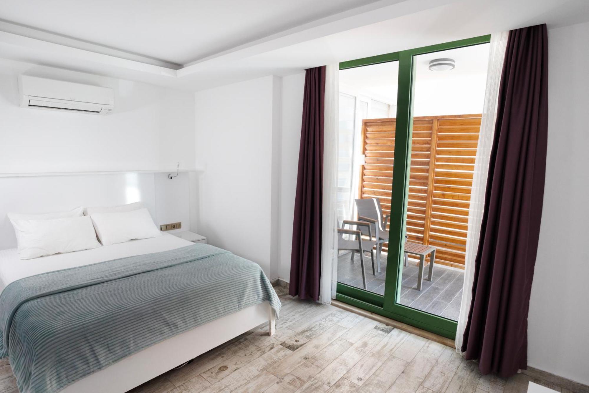Greenbeach Hotel คัลคัน ภายนอก รูปภาพ