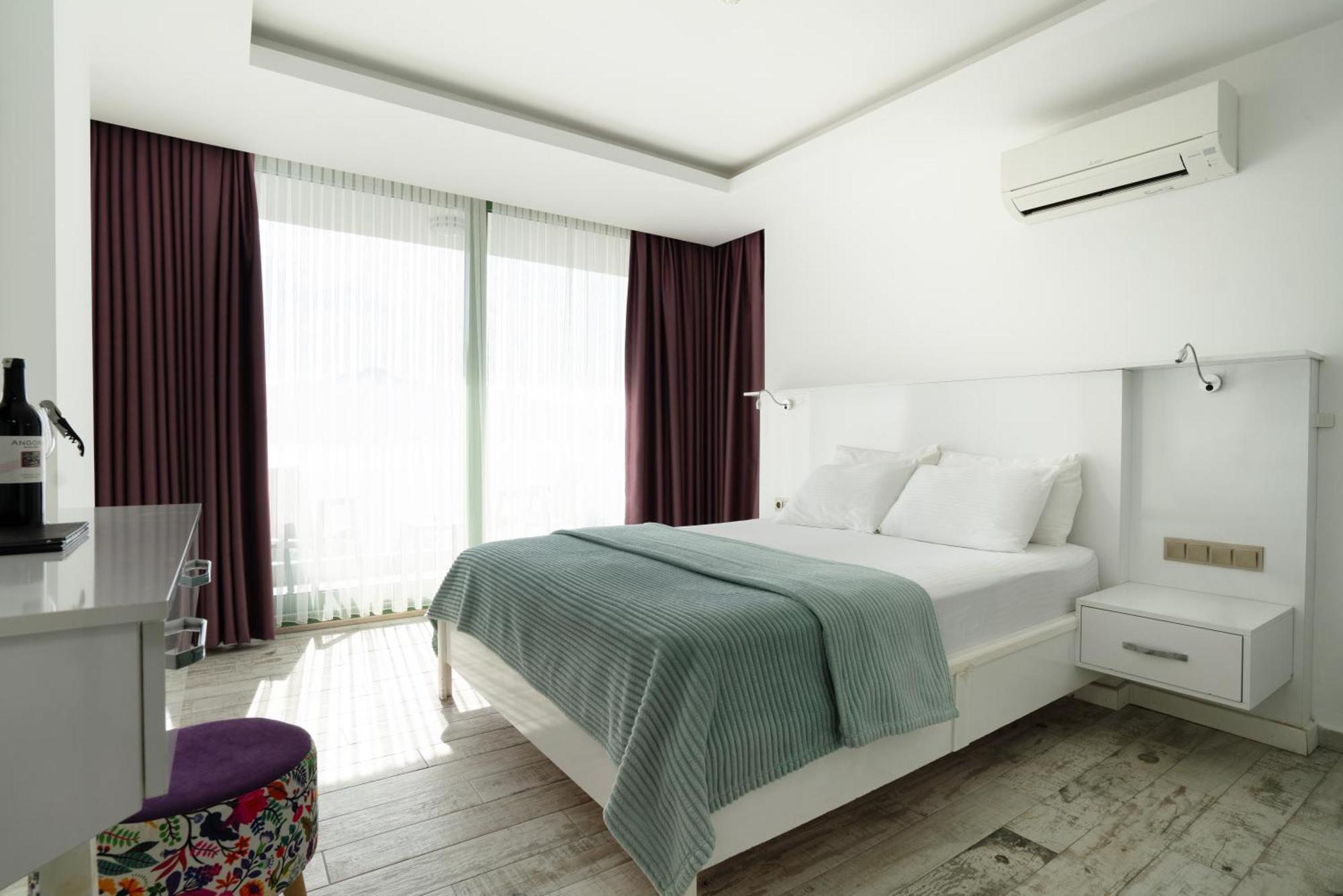 Greenbeach Hotel คัลคัน ภายนอก รูปภาพ