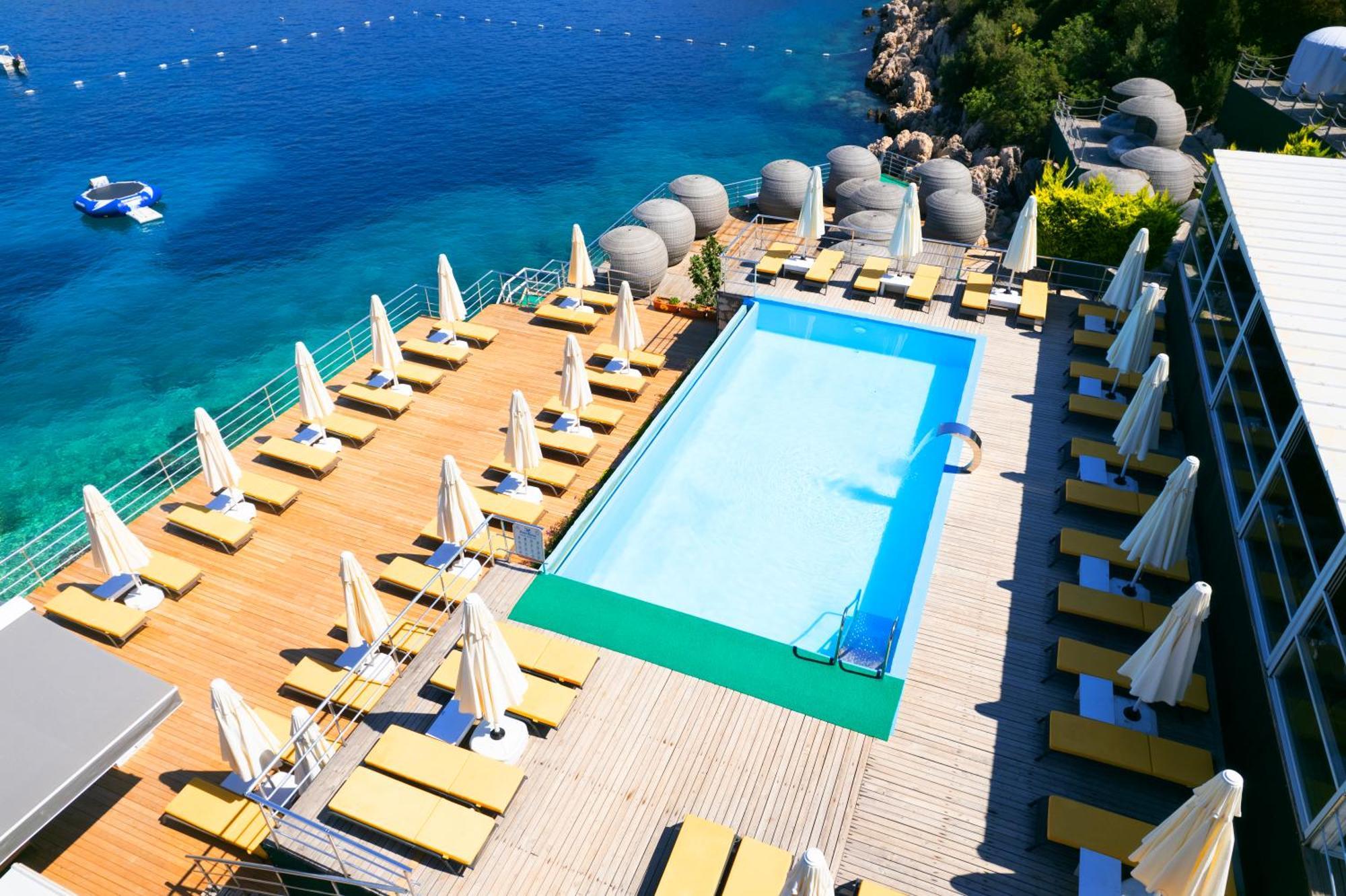 Greenbeach Hotel คัลคัน ภายนอก รูปภาพ
